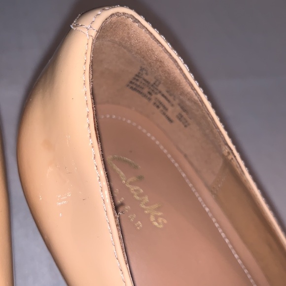 Clarks Nude Tan Color Pumps Gorgeous Slip On Style Size 11 Gently Used - Picture 9 of 15